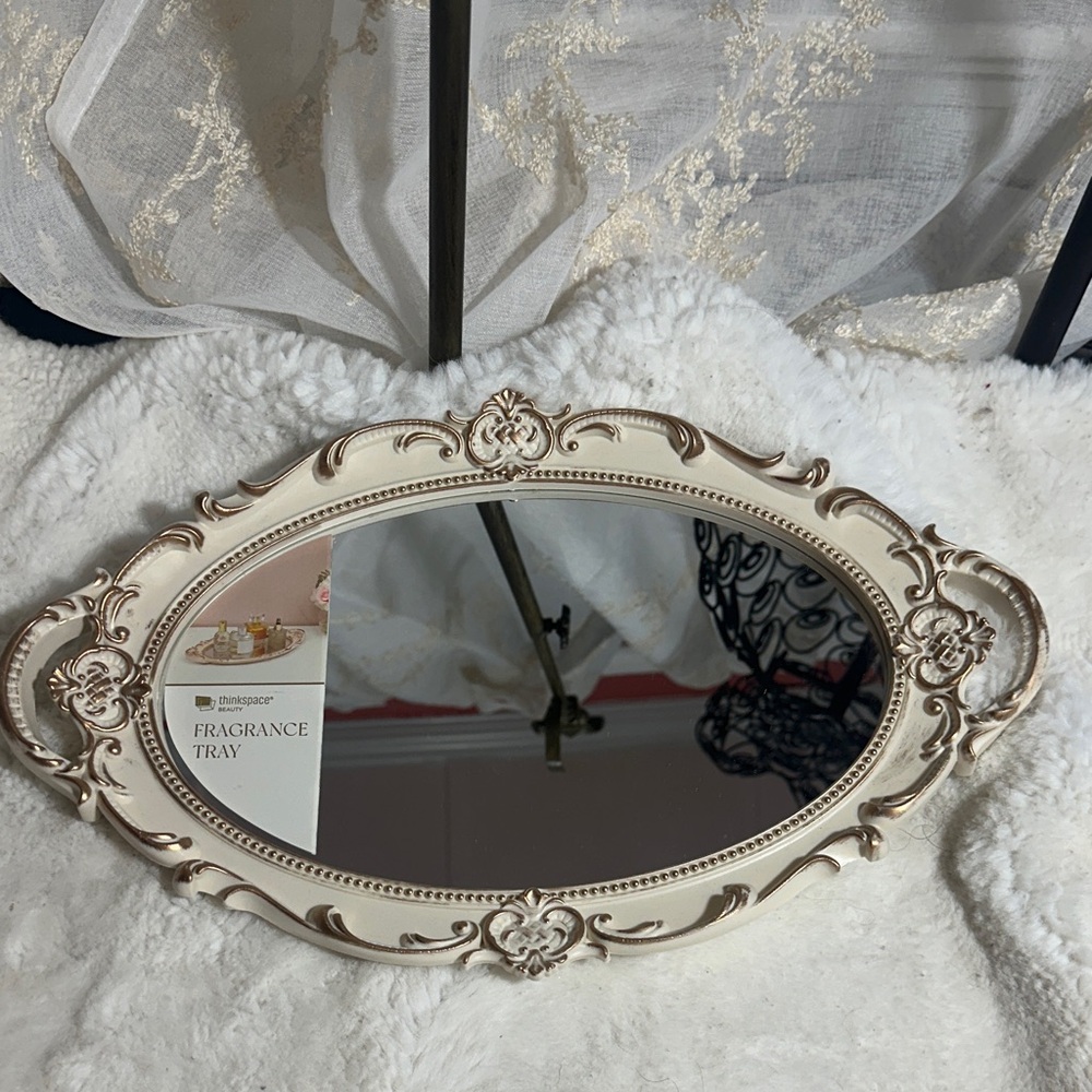 Think space beauty fragrance tray